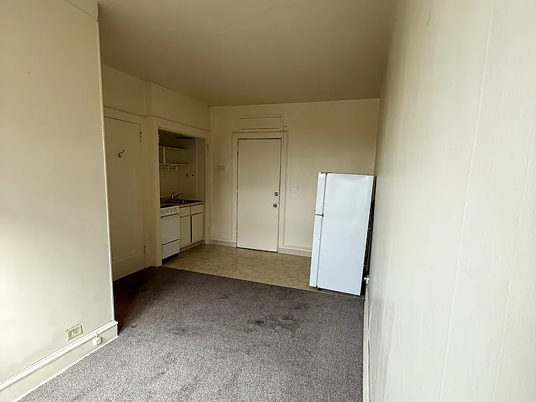 Devonshire Apartments — Photo 13