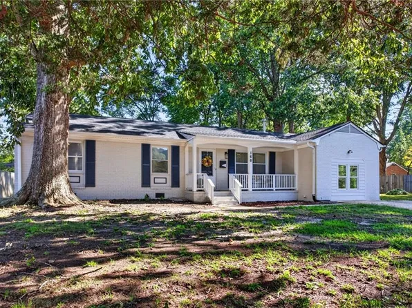 166 Beechmont Dr, Newport News, VA 23608