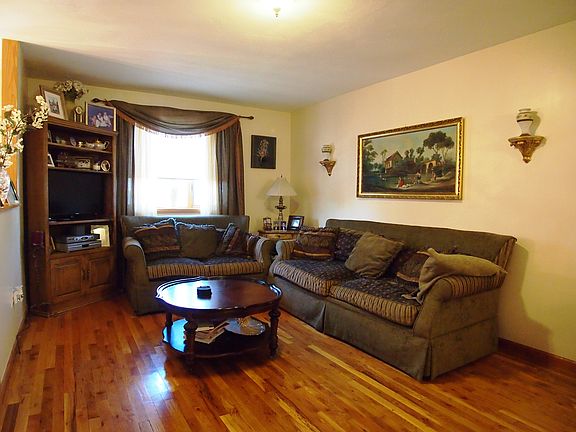 4th image of 253 Slater Blvd