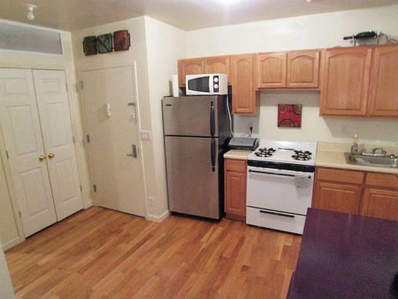 3rd image of 543 Kosciuszko APT 2B