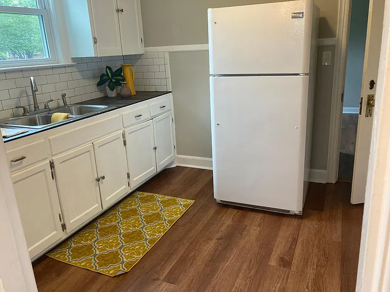 2234 Stratford Ave — Photo 3