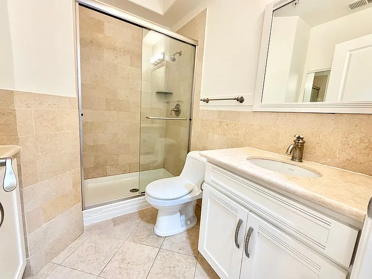 2448 Geary — Photo 8
