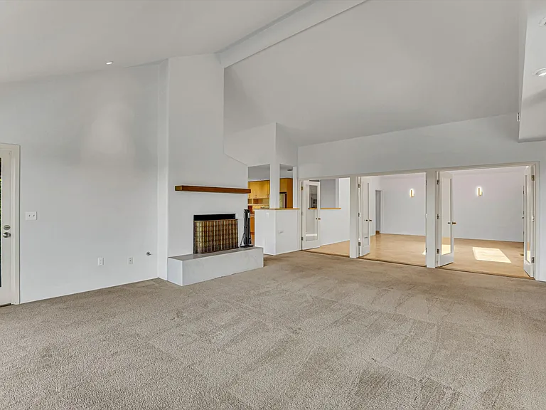 17642 Upper Cherry Ln — Photo 8