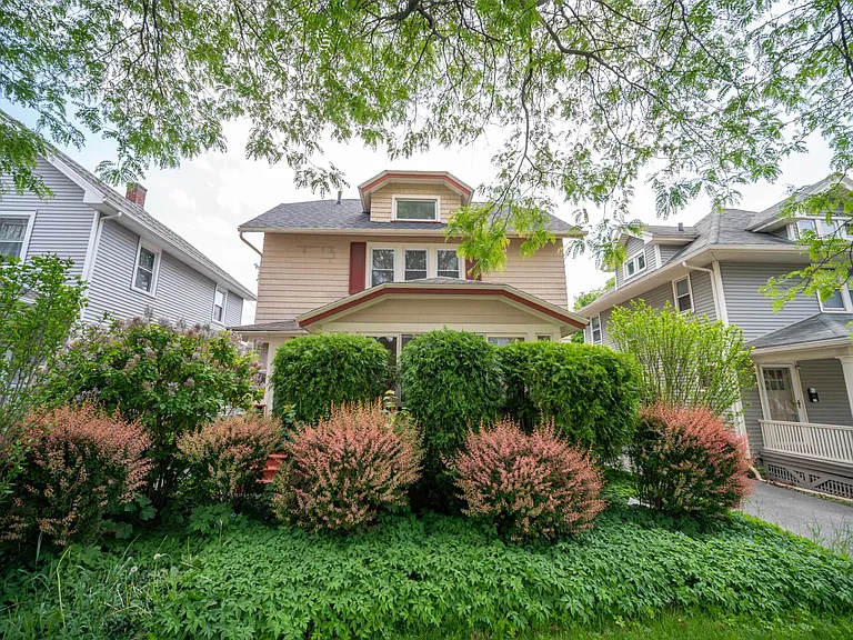 101 Crittenden Blvd — Photo 24