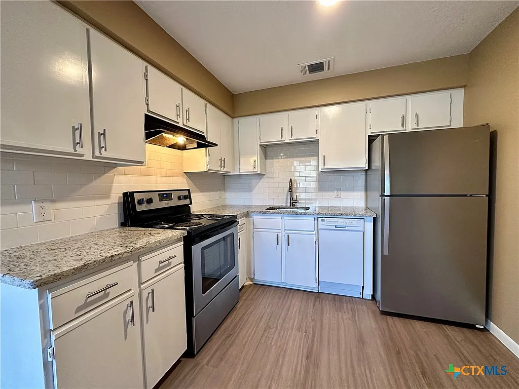 1 bed, 1.0 bath, 550 sqft, $925 — Photo 4