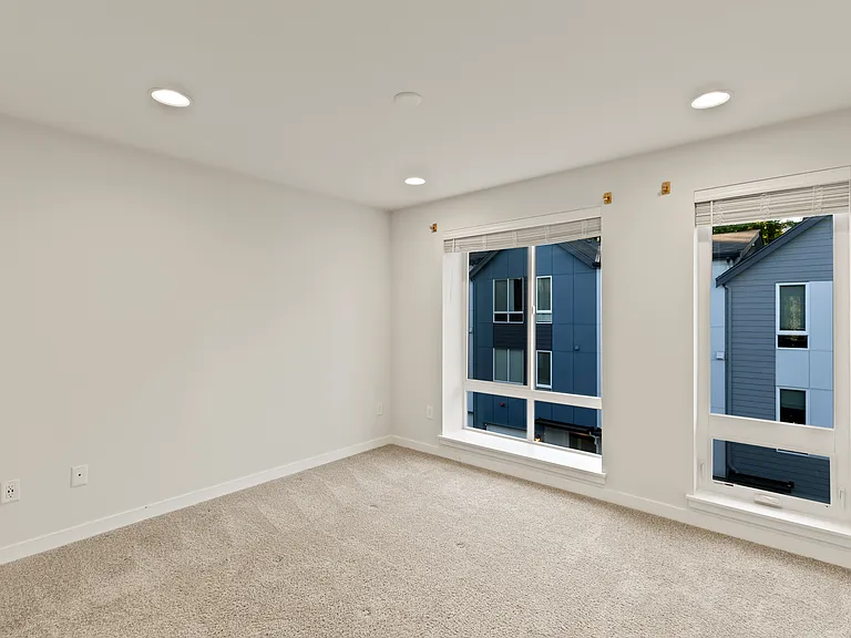 10945 NE 189th Pl #D — Photo 16