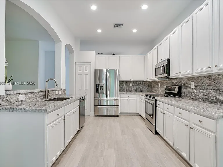 4413 W Whitewater Ave — Photo 3