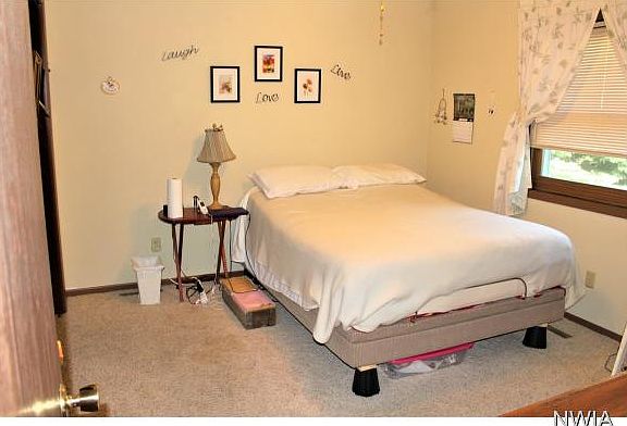 5th image of 1713 Nash St