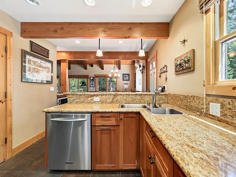 11583 Norse Ave — Photo 12