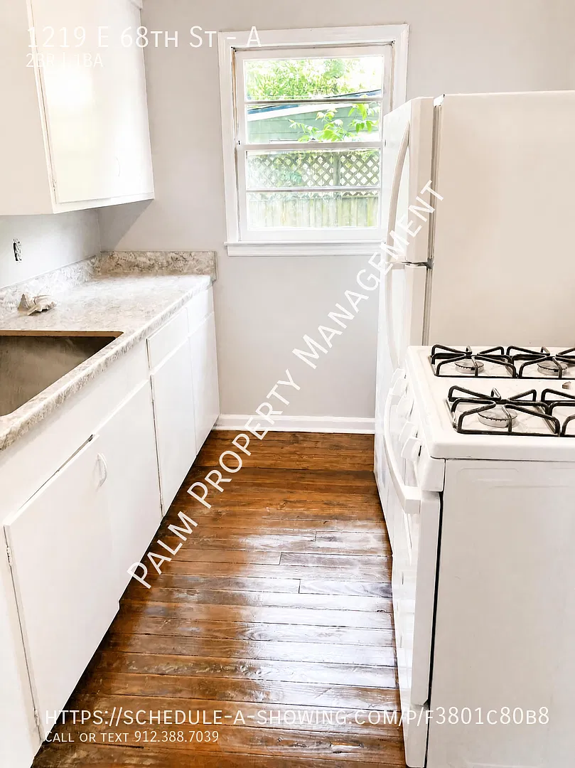 1219 E 68th St — Photo 4