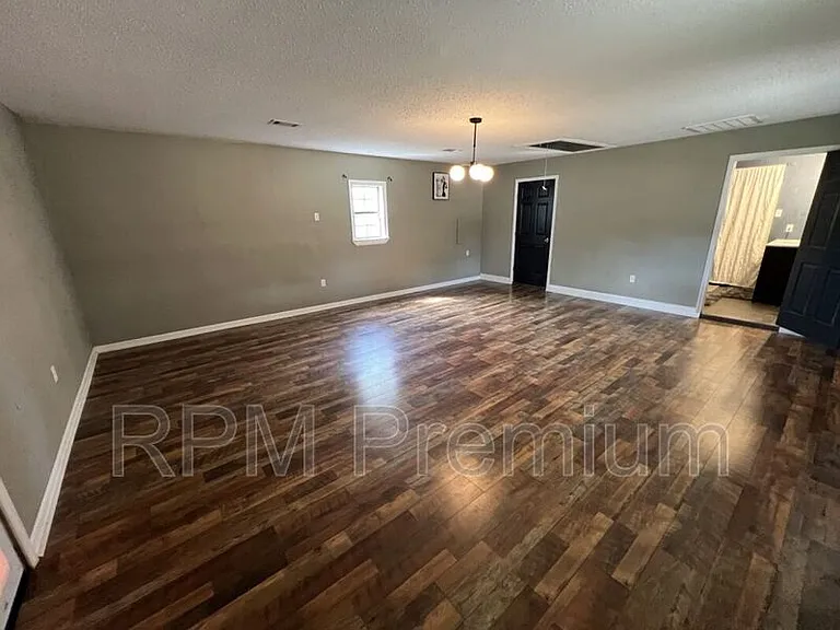 8725 Fairoaks St — Photo 9