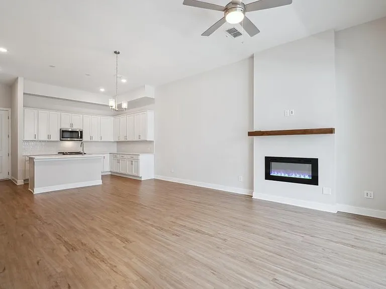 704 Stickley Oak Way — Photo 3