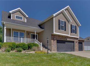 4613 Wilshire Dr S, Saint Joseph, MO 64506