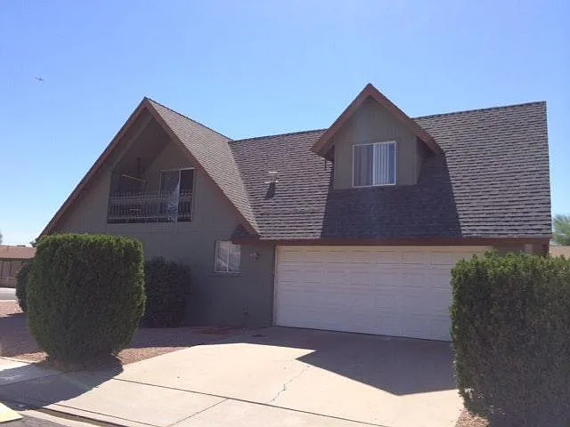 3 bed, 3.5 bath, 3200 sqft, $3,300 — Photo 2