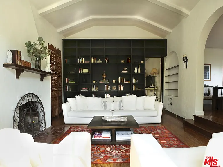 146 N La Peer Dr — Photo 4