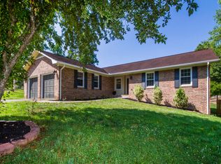 170 Overlook Ln, Clinton, TN 37716