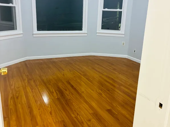 81 West 16th Street image 4 of 12