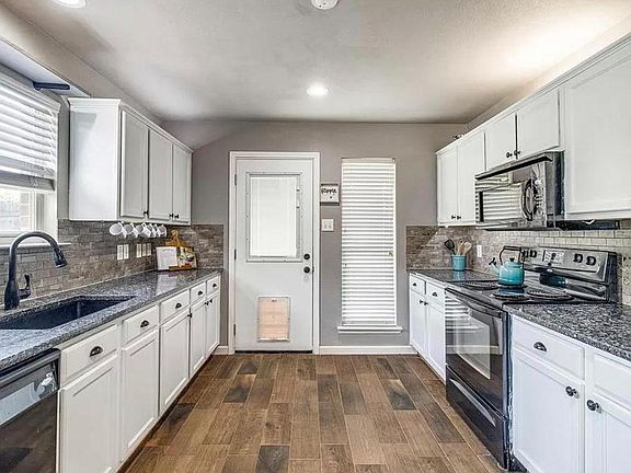 5th image of 505 Harvard Dr