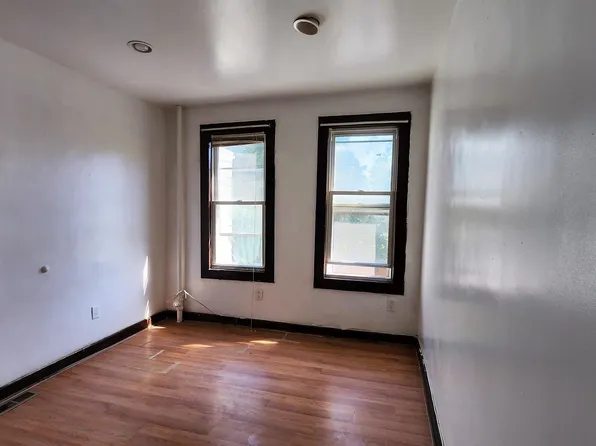 6 Dwight Street image 8 of 12