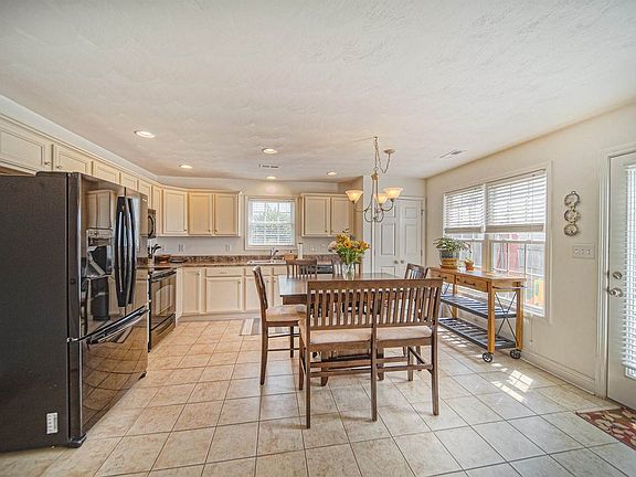 4th image of 5701 Glen Haven Dr