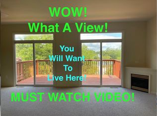 1045 Wooded Pond Dr, Harrisburg, PA 17111