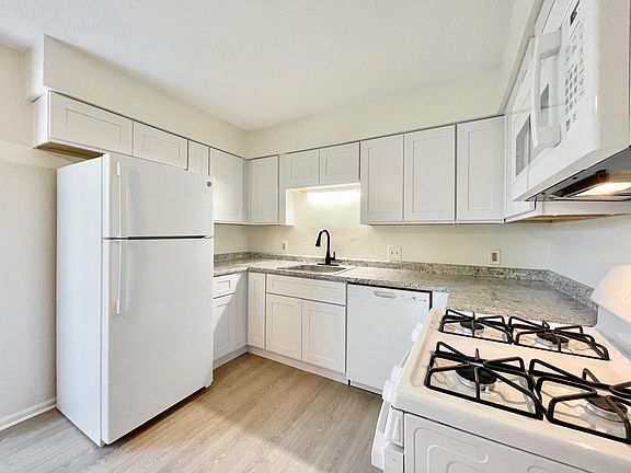 5th image of 5649 Roseworth Ct SE #5649