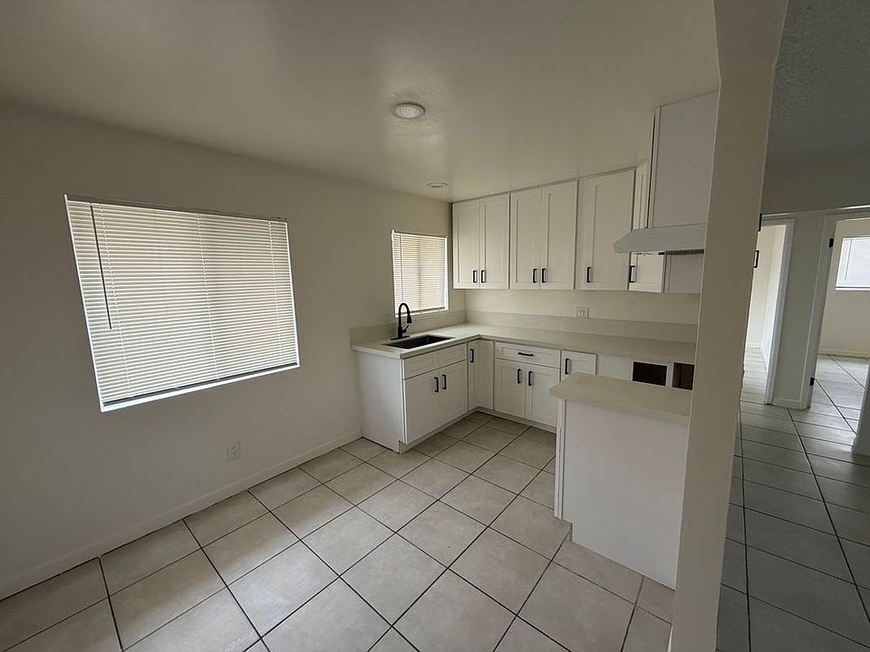 1st image of 640 W 20th St APT 8