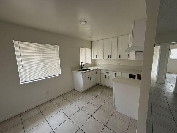 640 W 20th St APT 8