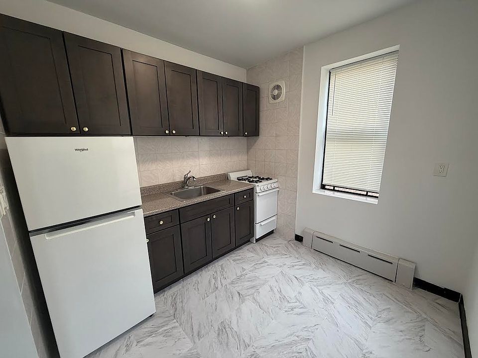 1st image of 19320 Jamaica Ave APT B15