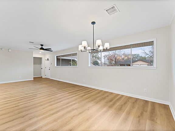 3rd image of 7102 Sharpview Dr