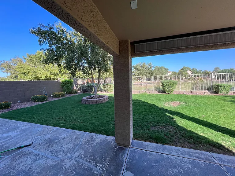 6821 S 40th Dr — Photo 15