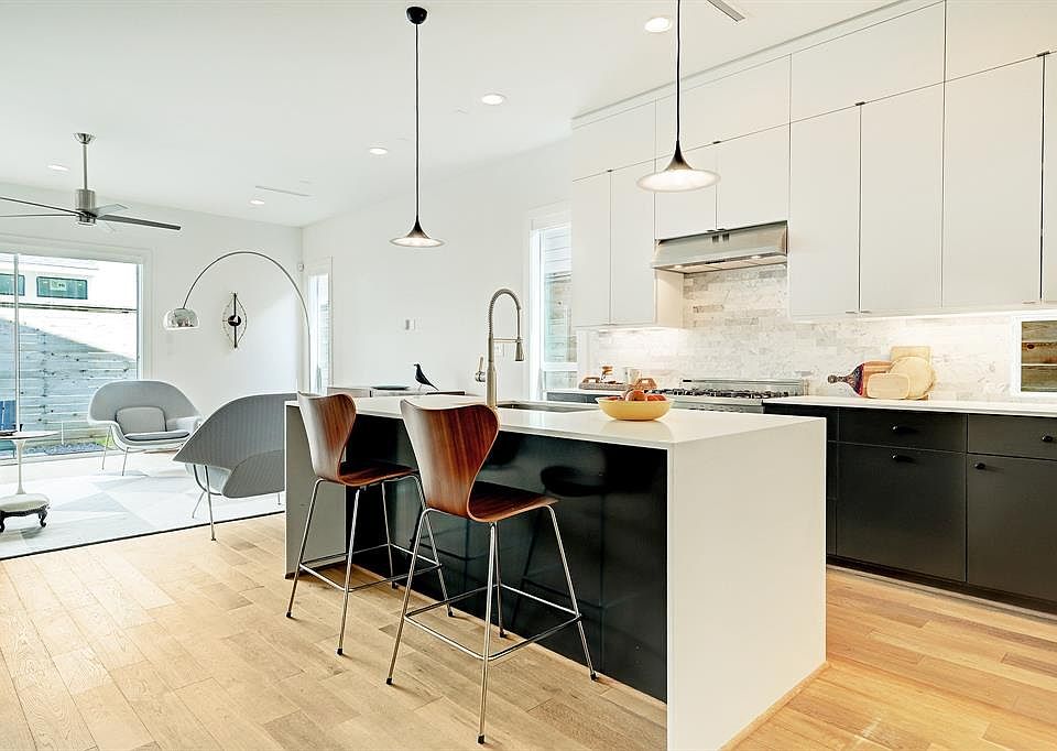 Welcome in to 928 Adele! Completed in 2017, this fabulously maintained home is a must see.