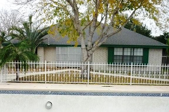 2nd image of 814 Jay Dr N