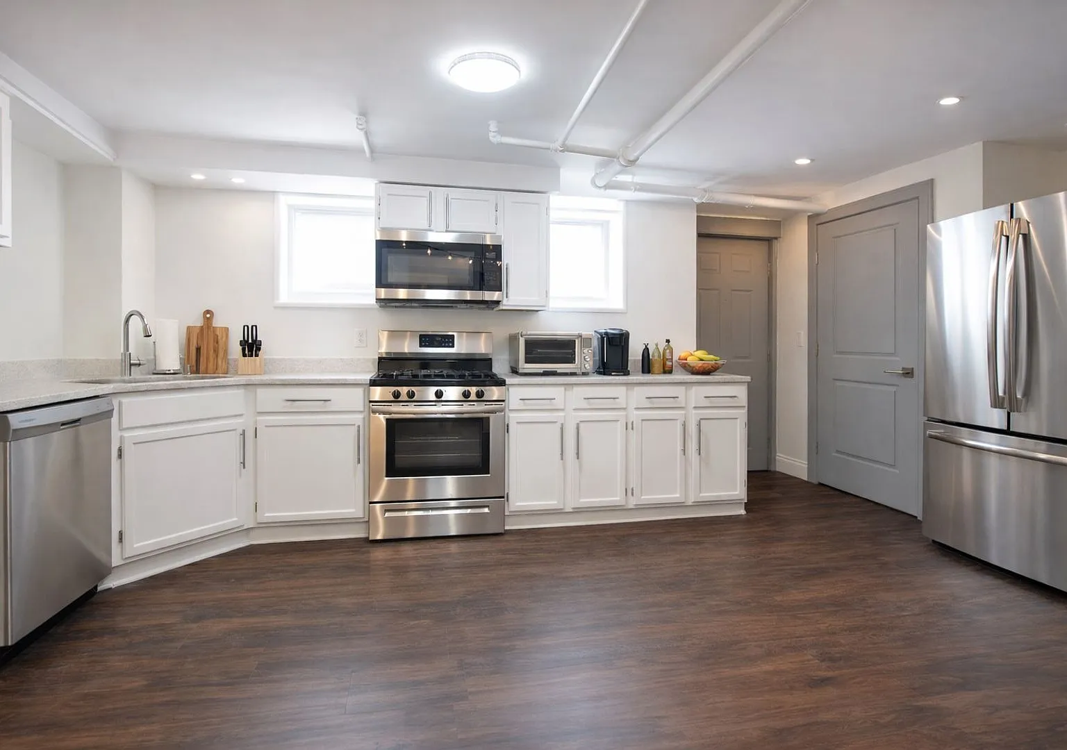 306 Bryant Ave — Photo 2
