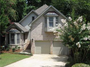 10004 Goodview Ct, Raleigh, NC 27613