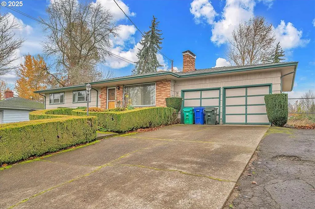 3 bed, 1146 sqft, $2,050 — Photo 1