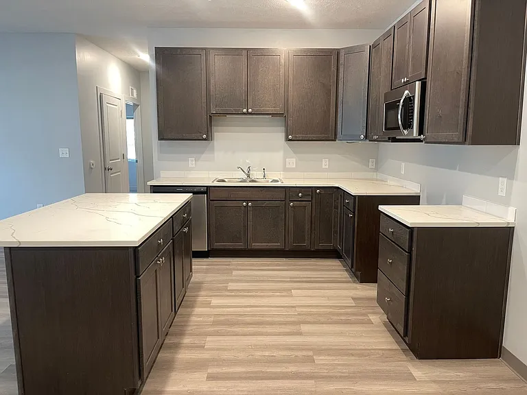 2400 Q St — Photo 3