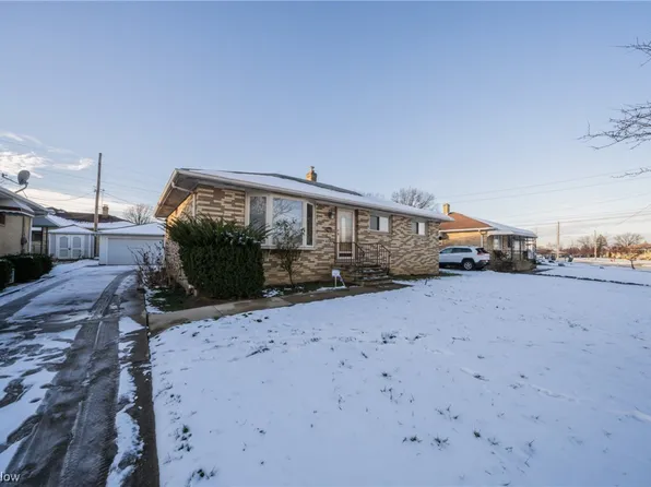 4784 Sunny Ln, Brooklyn, OH 44144