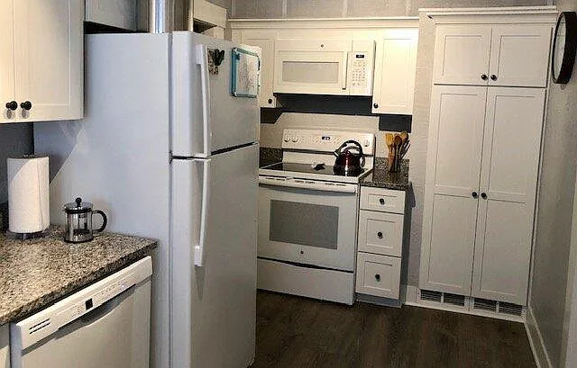 35-37 Washington Ave #2 — Photo 8