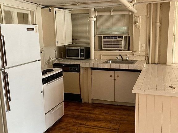 4th image of 48 Charles St #3L