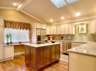 520 Walnut St APT 2, Edmonds, WA 98020