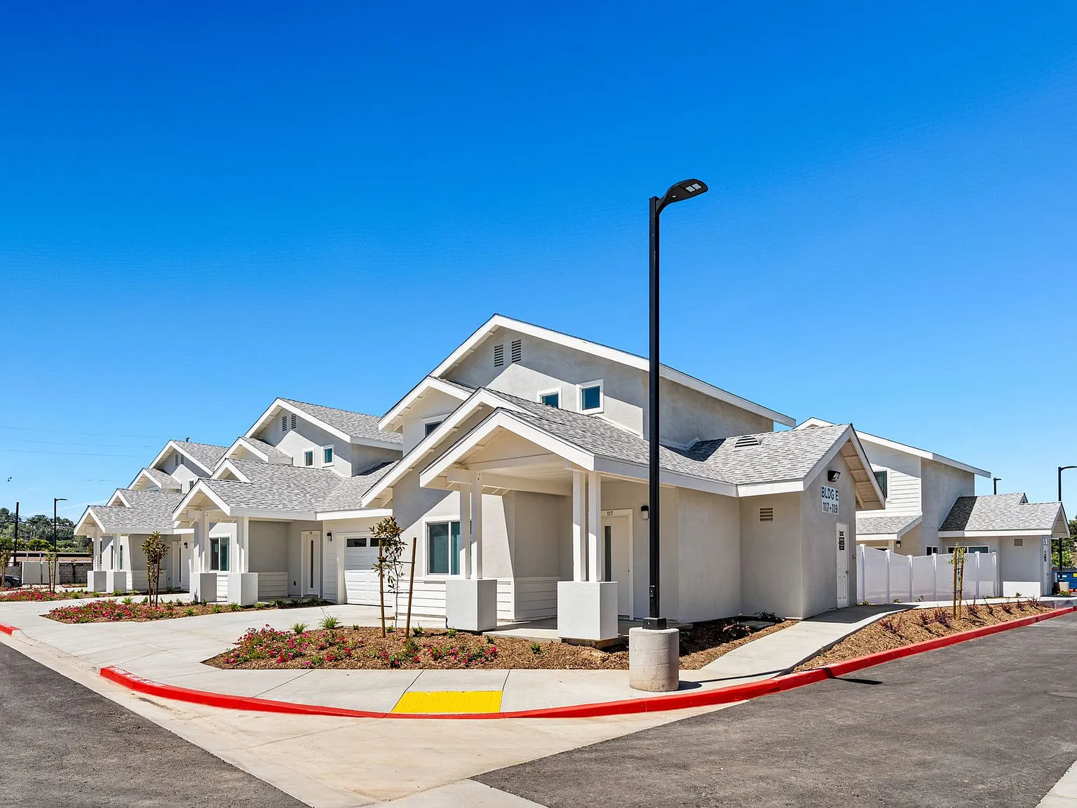 Applewood Manor Apartment Homes - Yucaipa, CA — Photo 2