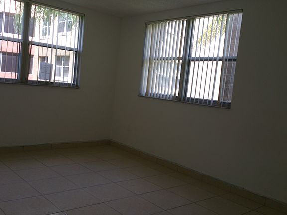 4th image of 8343 Lake Dr APT 206