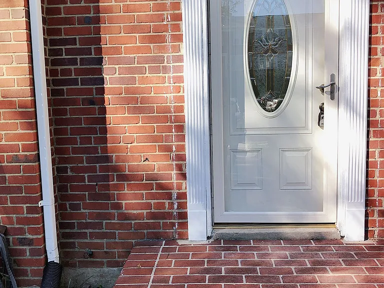 4 Winthrop Ct — Photo 2
