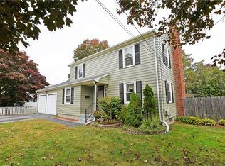 70 Wampanoag Trl, Riverside, RI 02915