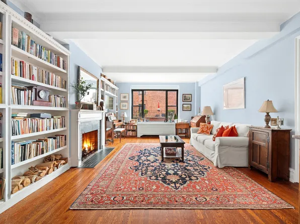 325 East 57th Street image 2 of 12