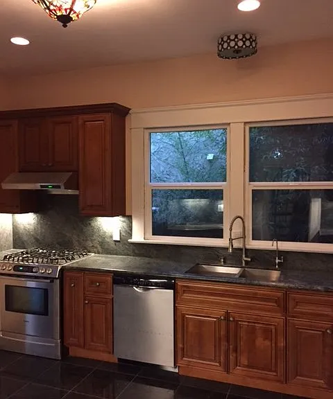 932 N Park Ave — Photo 9
