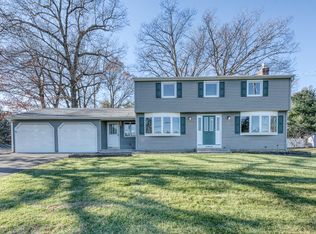 1 Oxford Dr, Enfield, CT 06082