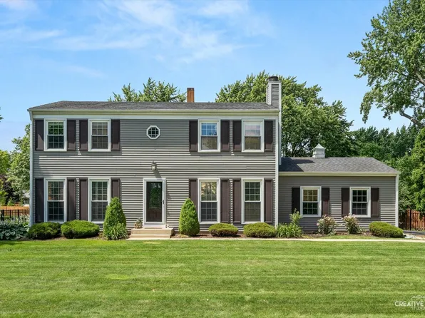 3N188 Joan Dr, St Charles, IL 60175