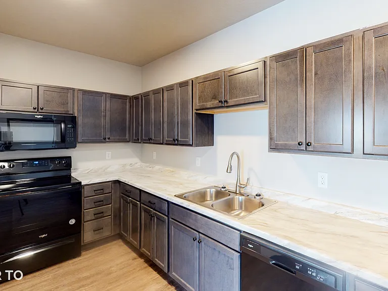 5800 Sunnybrook Plz — Photo 87
